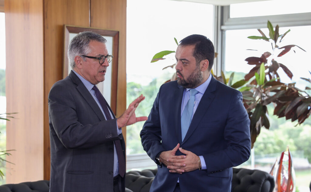 Cláudio Castro debate dívida de estados com o ministro Alexandre Padilha