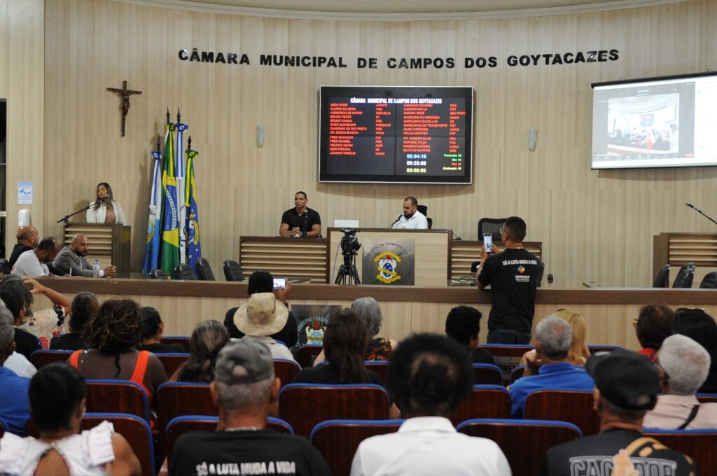 Marquinho Bacellar preside audiência pública para discutir direitos de aposentados e pensionistas do município