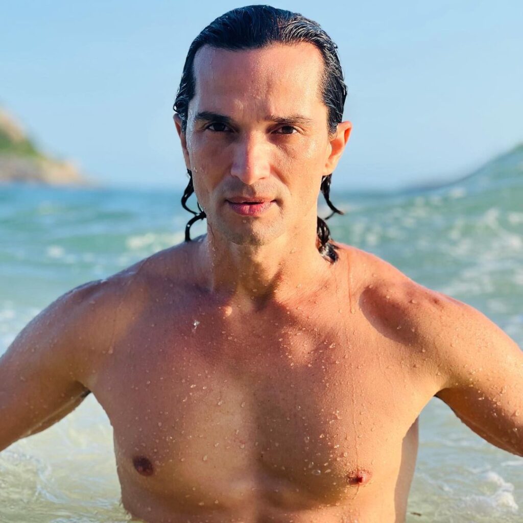 Ator enterrado em baú pode ter sido vítima de uma emboscada