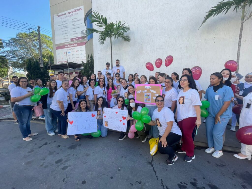 Campista que mobilizou internet tem alta hospitalar marcada por homenagens emocionantes
