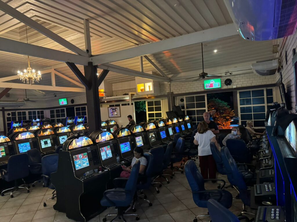 Polícia Militar interdita bingo de luxo no Rio Foto: Disque Denúncia/PM