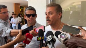 Waldir Guimarães, tio de Deborah Vilas Boas, em entrevista à imprensa