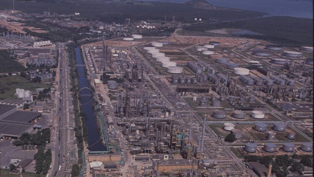 Petrobras vai investir mais de R$ 33 bilhões no setor de refino e petroquímica no RJ