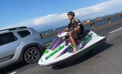 Homem que viralizou ao cruzar a ponte Rio–Niterói em moto aquática adulterada é preso no Rio